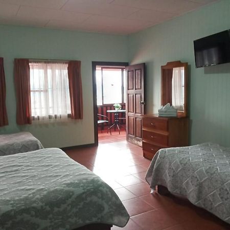 Hotel Las Brumas Cartago Exterior foto