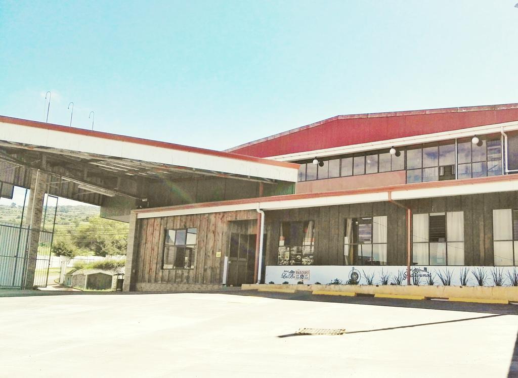 Hotel Las Brumas Cartago Exterior foto