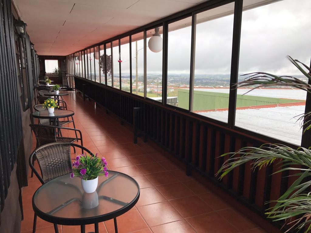 Hotel Las Brumas Cartago Exterior foto