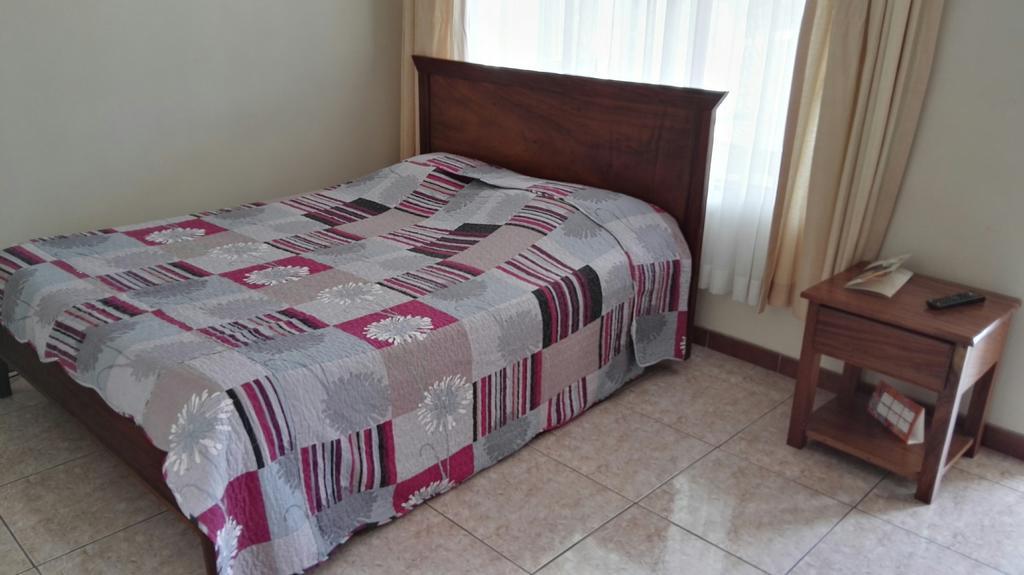 Hotel Las Brumas Cartago Exterior foto