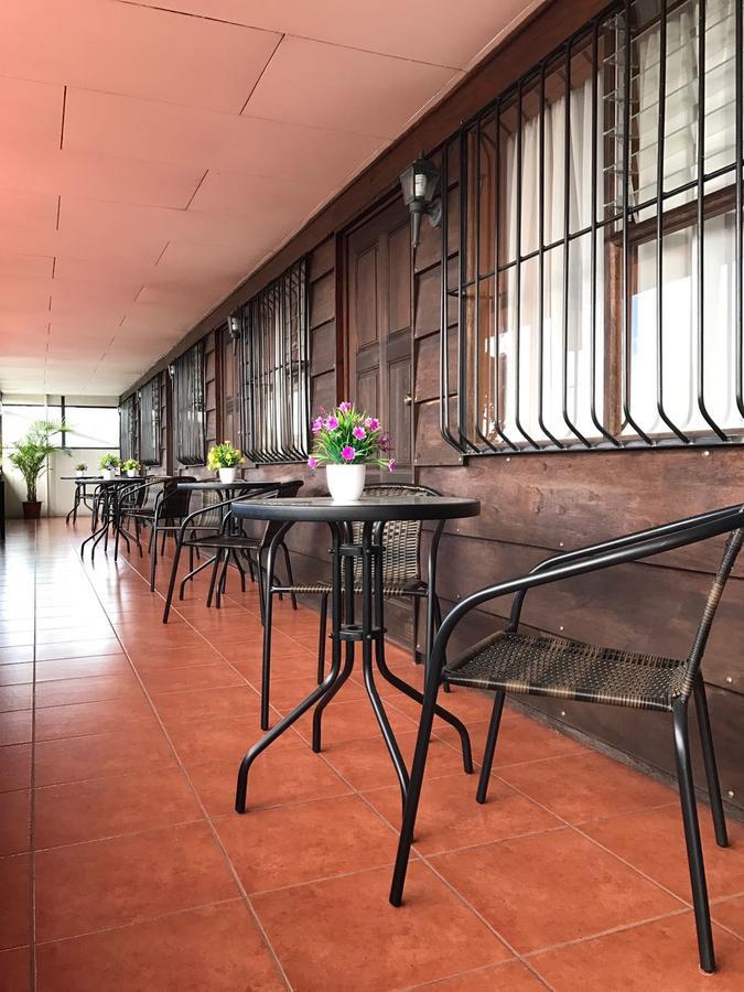 Hotel Las Brumas Cartago Exterior foto